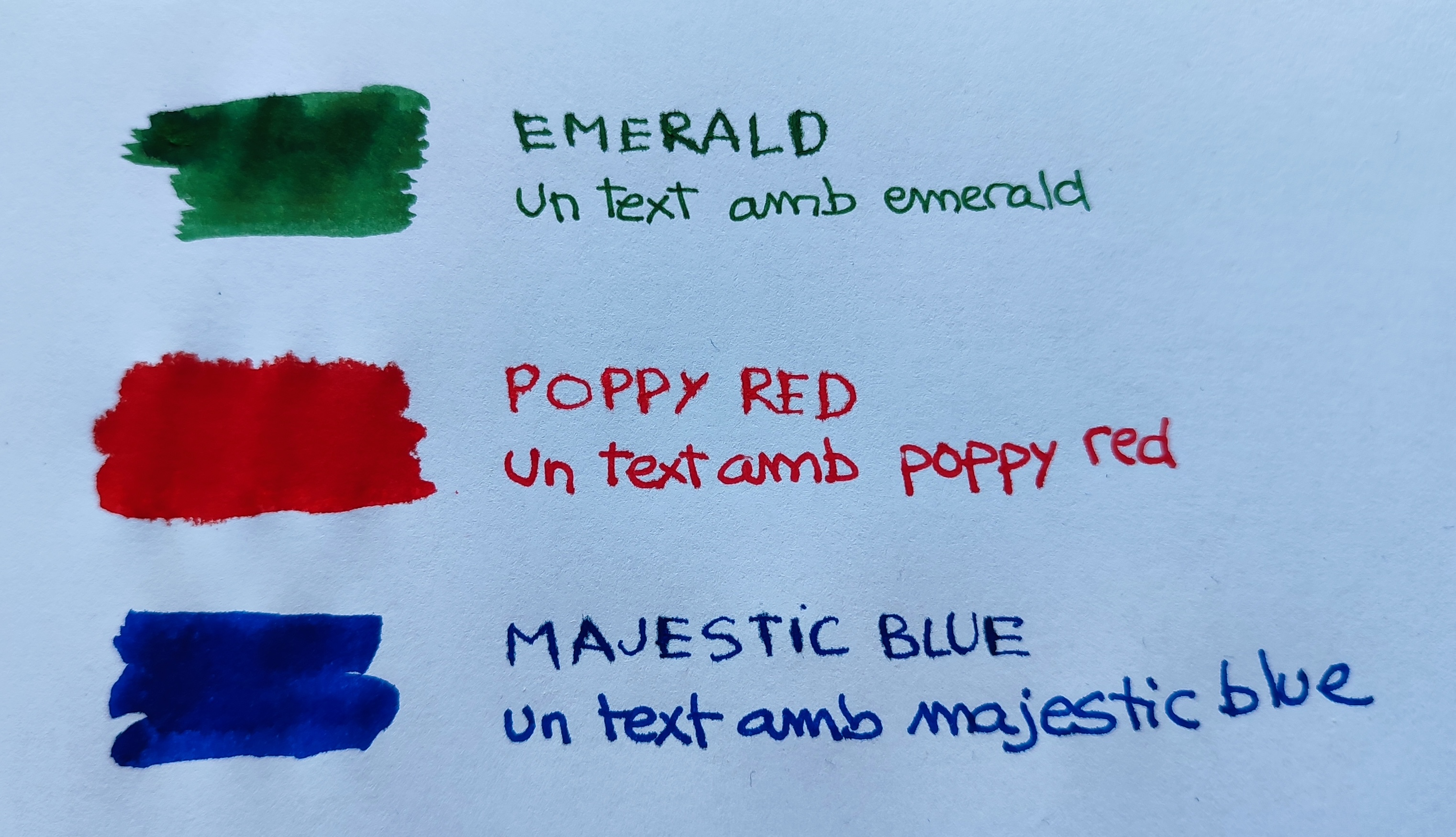 Proves de colors amb pincell i amb ploma